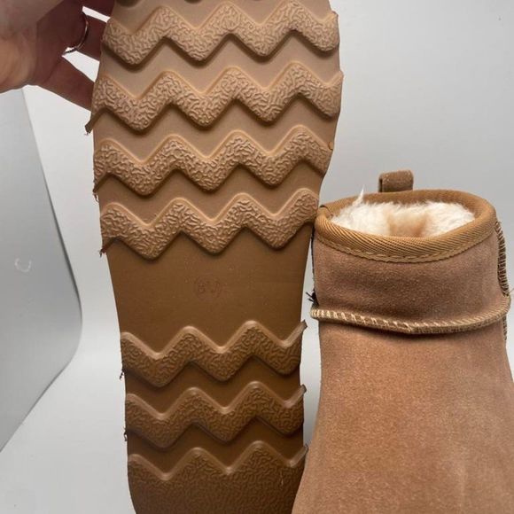 CUSHIONAIRE Women's COZY Genuine Suede pull on platform boot CHESTNUT 8 - Picture 5 of 6